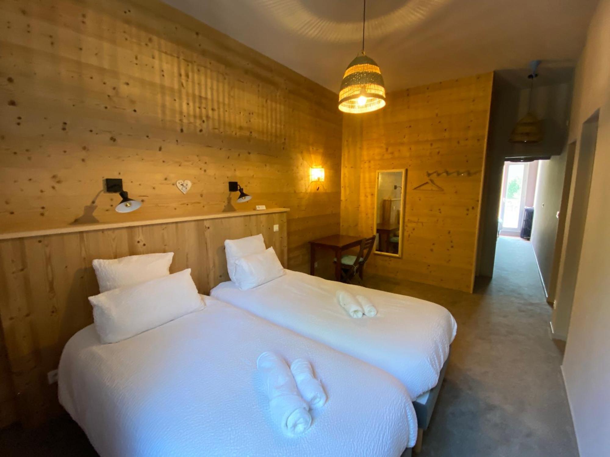 Hotel Oberland Ле-Бур-д'Уазан Экстерьер фото
