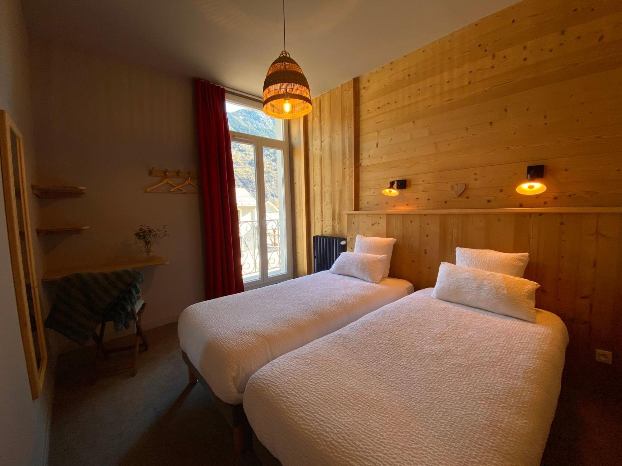 Hotel Oberland Ле-Бур-д'Уазан Экстерьер фото